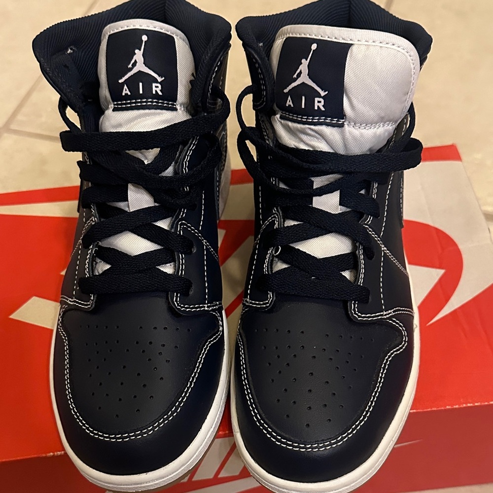 Jordan 1 Retro Obsidian - Picture 2 of 5